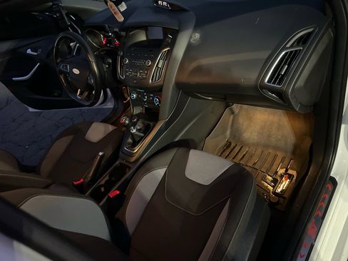 Used 2017 Ford Focus ST image 19