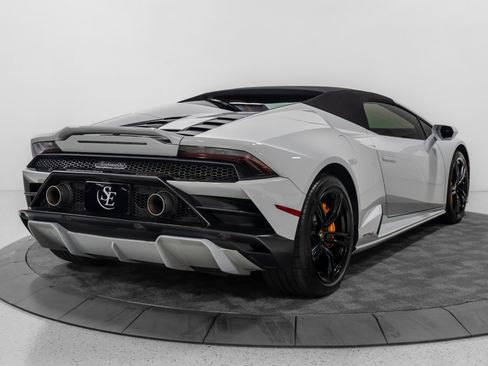 Used 2021 Lamborghini Huracan EVO RWD image 21