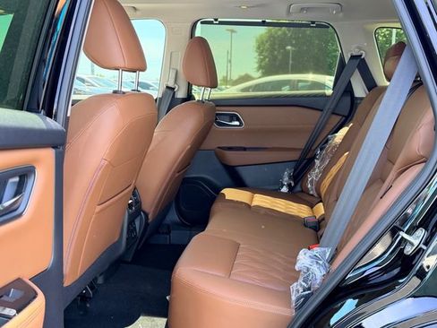 New 2026 Nissan Rogue Platinum w/ Platinum Premium Package AWD/4WD image 12