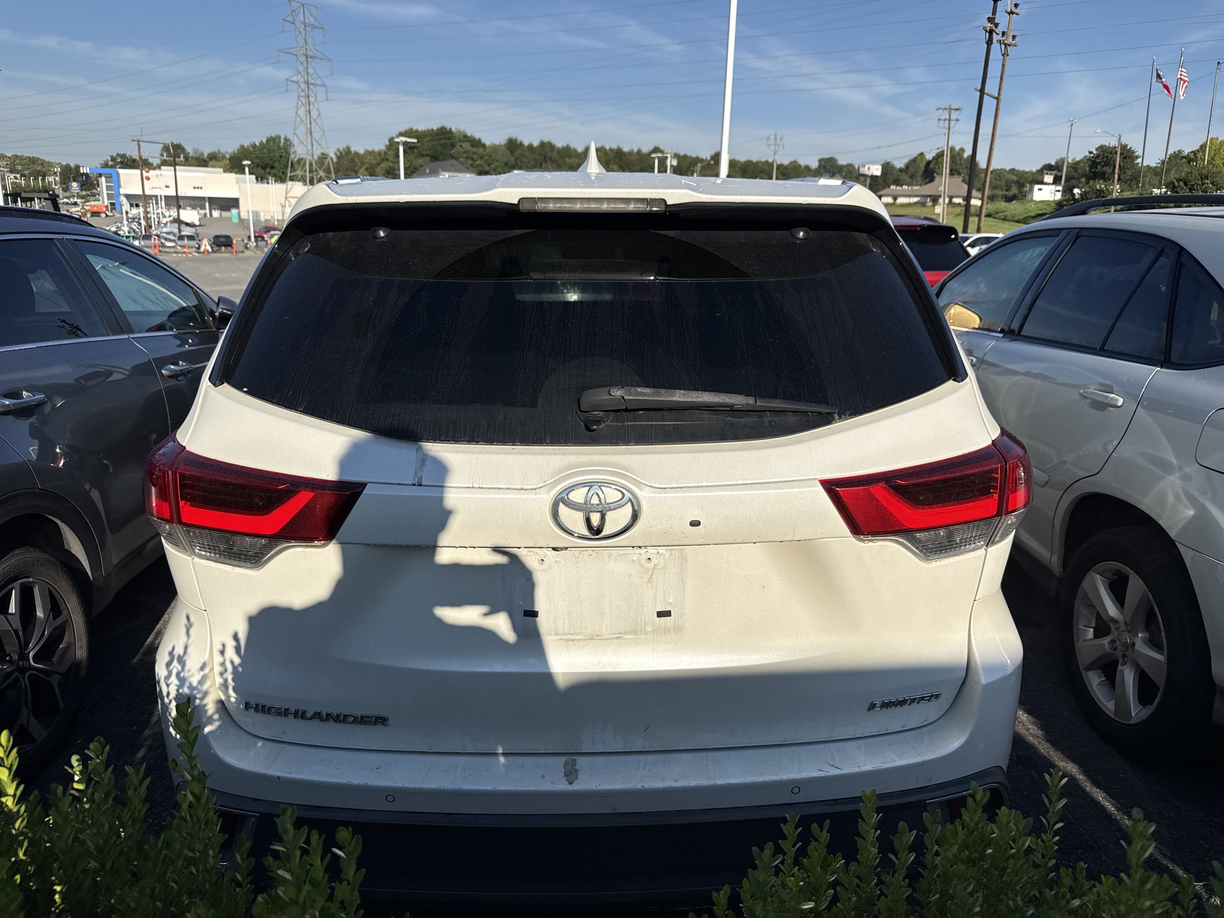 Used 2018 Toyota Highlander Limited Platinum FWD image 9