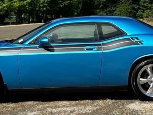 Used 2010 Dodge Challenger R/T RWD image 6