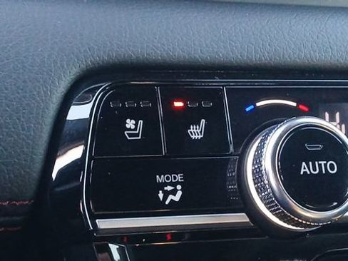 Used 2025 Honda Pilot Black Edition image 14