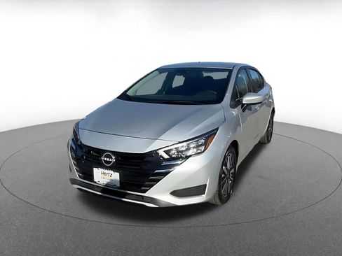 Used 2025 Nissan Versa SV image 7