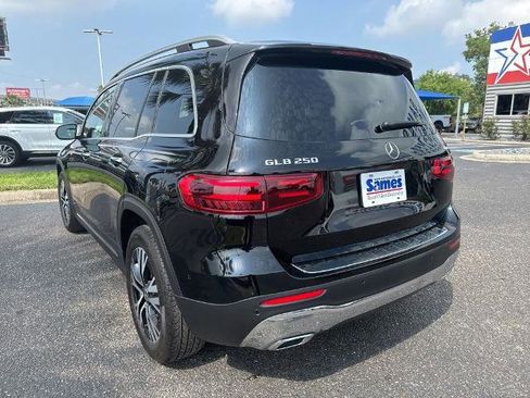 Used 2024 Mercedes-Benz GLB 250 4MATIC image 3