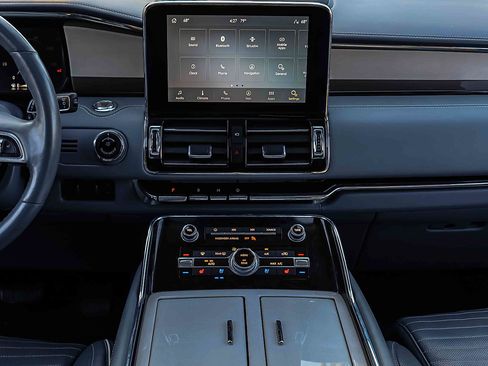 Used 2020 Lincoln Navigator L Black Label w/ Cargo Convenience Package AWD/4WD image 10