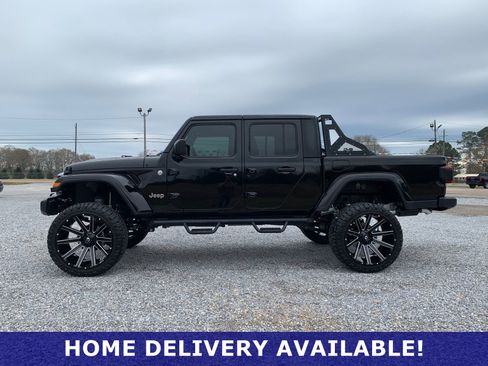 Used 2020 Jeep Gladiator Overland image 4