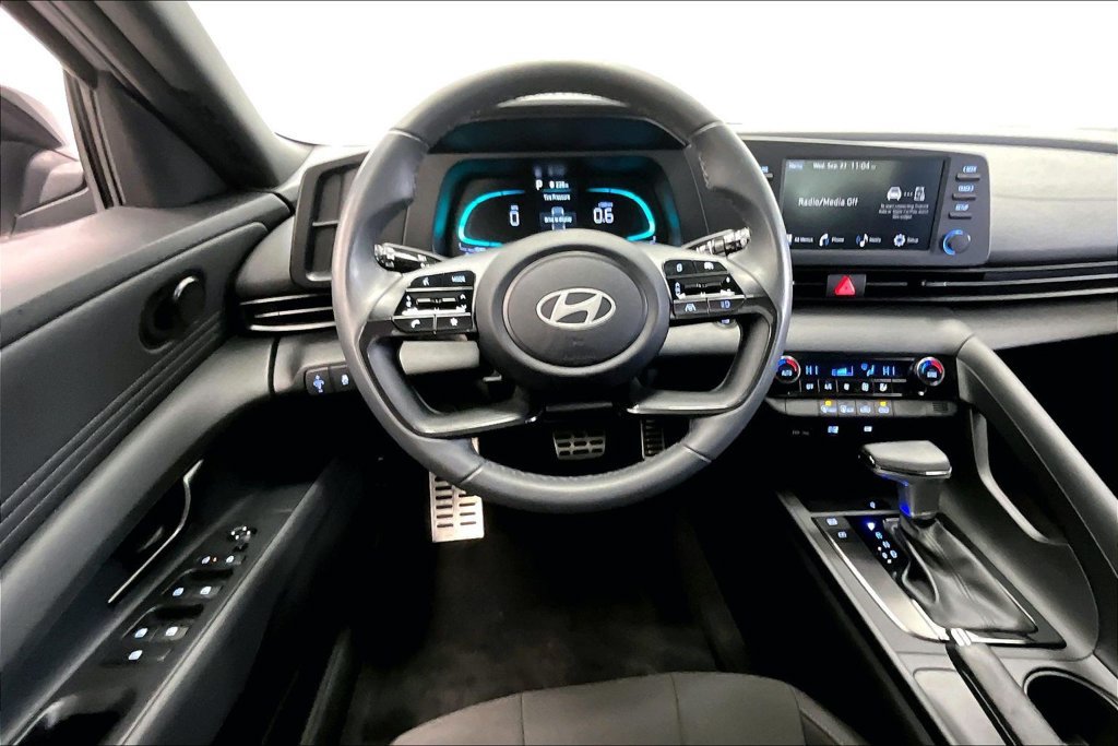 Certified 2025 Hyundai Elantra Sport FWD image 5
