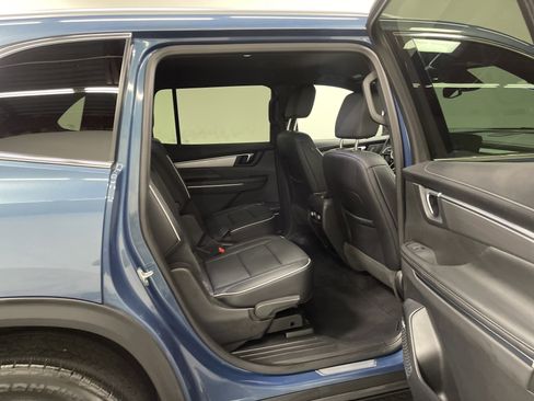 Used 2025 Buick Enclave Preferred image 21