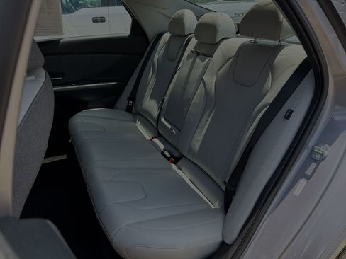 Used 2025 Hyundai Elantra Limited FWD image 23