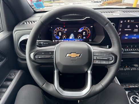 New 2024 Chevrolet Colorado LT w/ LT Convenience Package III image 17