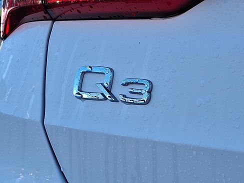 Certified 2025 Audi Q3 2.0T Premium w/ Convenience Package image 32
