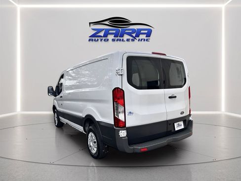Used 2017 Ford Transit 250 130 Low Roof w/ Exterior Upgrade Package RWD image 4
