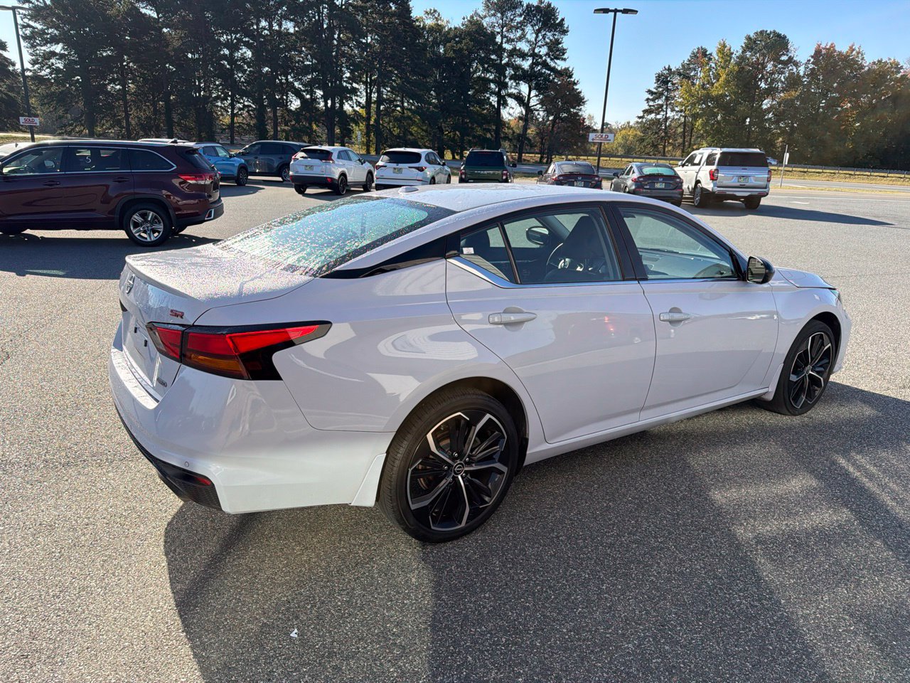 Used 2023 Nissan Altima 2.5 SR AWD/4WD image 7
