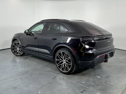 Certified 2024 Porsche Macan 4 Electric AWD/4WD image 3