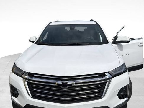 Certified 2023 Chevrolet Traverse LT FWD image 3