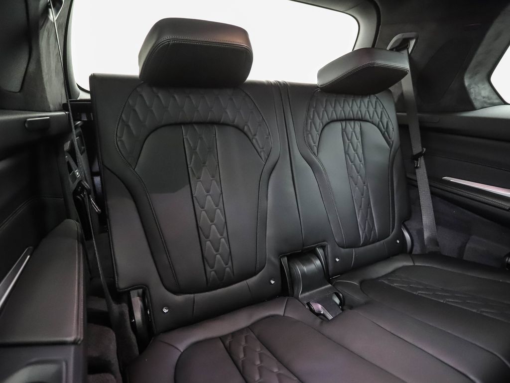 Used 2026 BMW X7 M60i AWD/4WD image 35