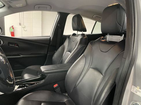 Used 2022 Toyota Prius Prime XLE FWD image 10