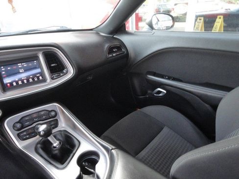 Used 2019 Dodge Challenger R/T w/ Blacktop Package image 18