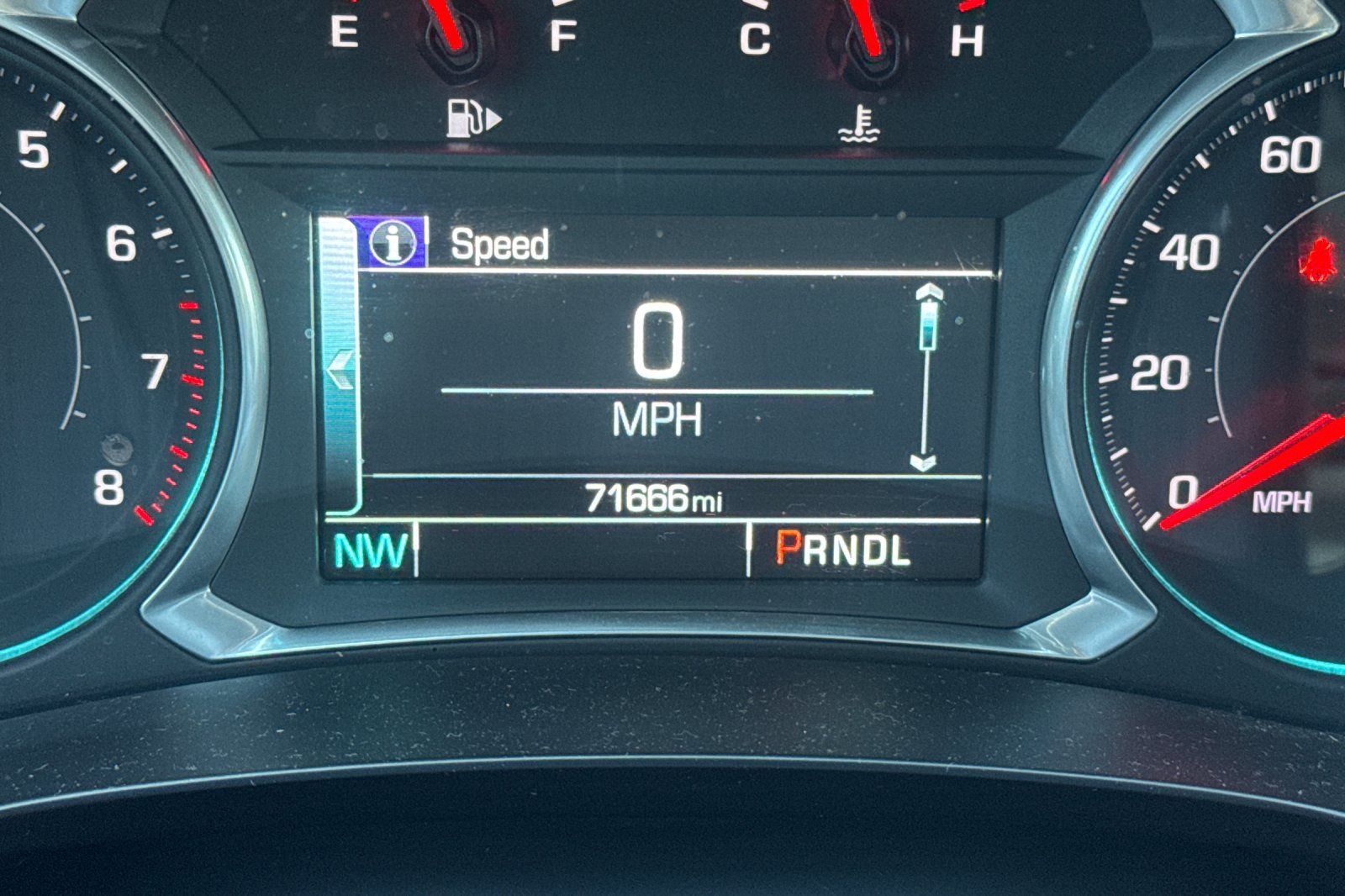 Used 2018 Chevrolet Malibu LT w/ Leather Package FWD image 3