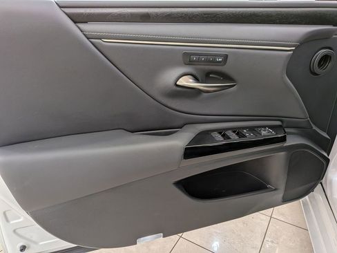 Used 2023 Lexus ES 350 w/ Premium Package image 16