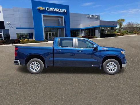 Used 2023 Chevrolet Silverado 1500 LT w/ Z71 Off-Road Package AWD/4WD image 28