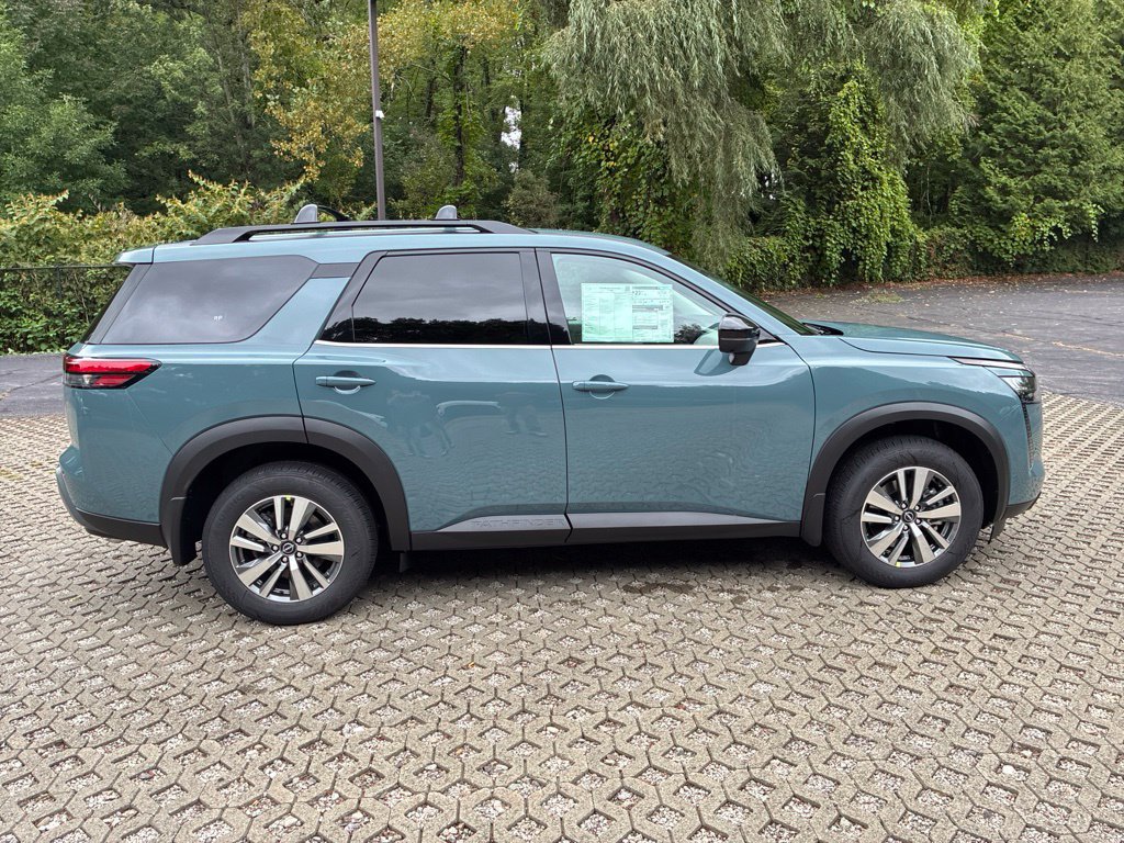 New 2026 Nissan Pathfinder SL AWD/4WD image 8