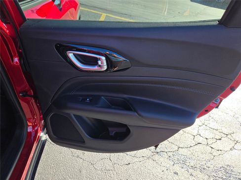 New 2026 Jeep Compass Latitude image 9