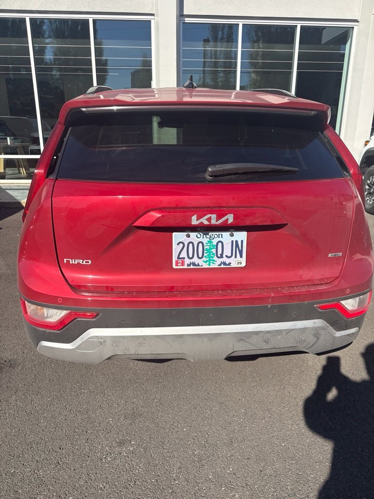 Certified 2024 Kia Niro EX FWD image 3