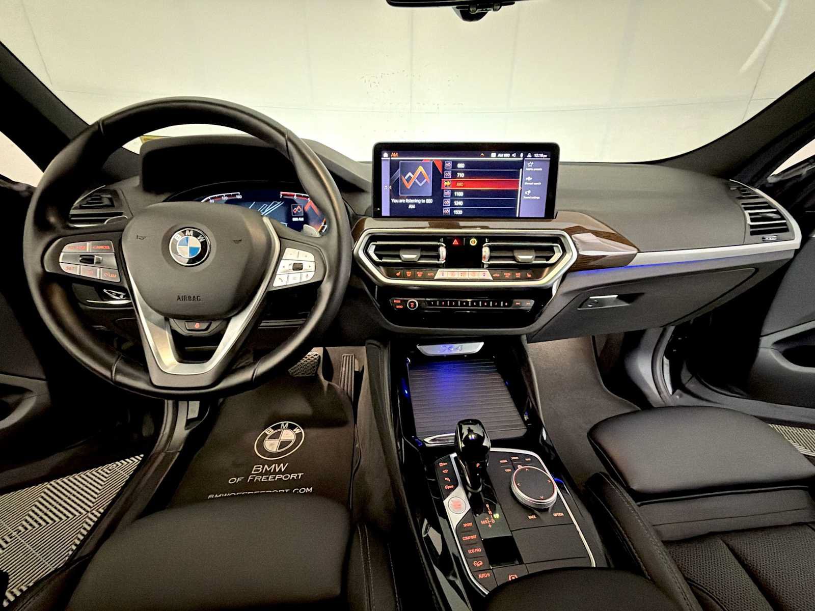 Used 2024 BMW X4 xDrive30i w/ Parking Assistance Package AWD/4WD image 14