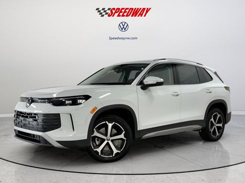 New 2025 Volkswagen Tiguan SE image 3