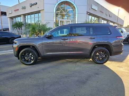 New 2026 Jeep Grand Cherokee L 4WD image 4
