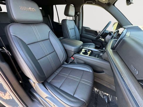 Used 2025 Chevrolet Tahoe High Country AWD/4WD image 27