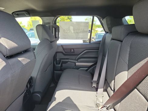 New 2026 Toyota 4Runner SR5 AWD/4WD image 25