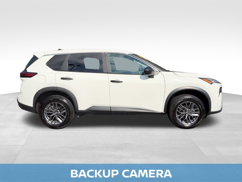 Used 2024 Nissan Rogue S AWD/4WD image 9