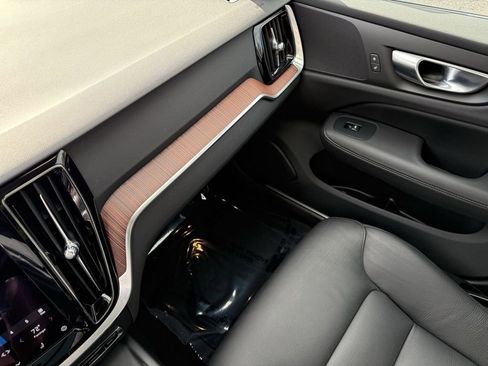 Certified 2025 Volvo V60 B5 Cross Country Plus image 34