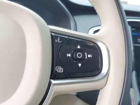 Certified 2024 Volvo XC90 B6 Plus w/ Protection Package Premier image 20