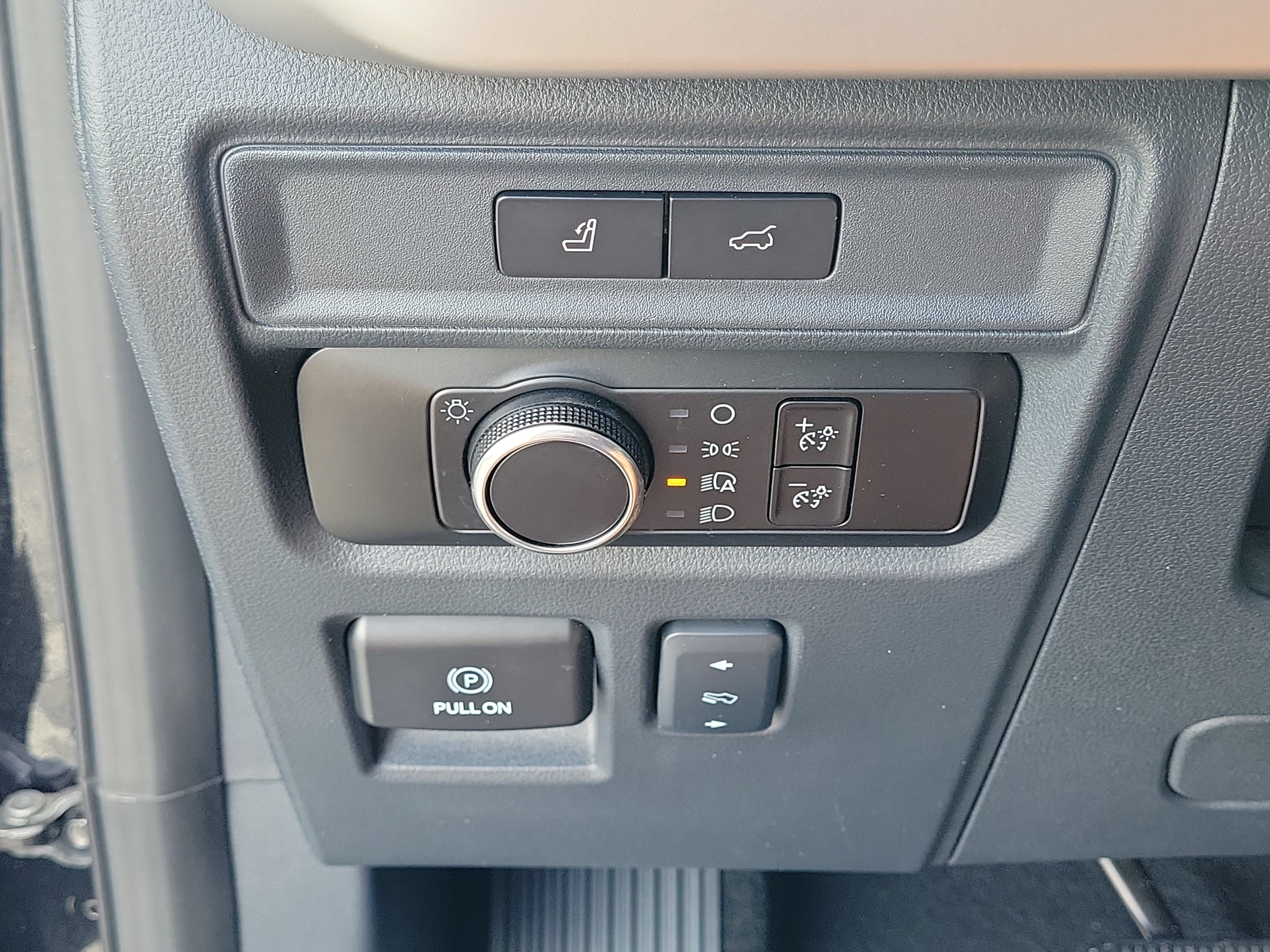 Used 2024 Ford Expedition XLT RWD image 26