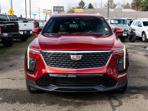 Used 2023 Cadillac XT4 Premium Luxury image 2
