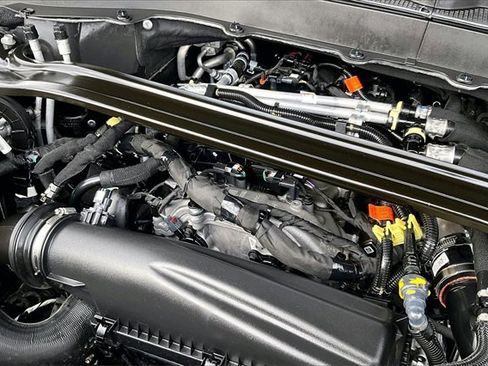 Used 2025 Ford Explorer ST-Line w/ ST-Line Street Pack image 32