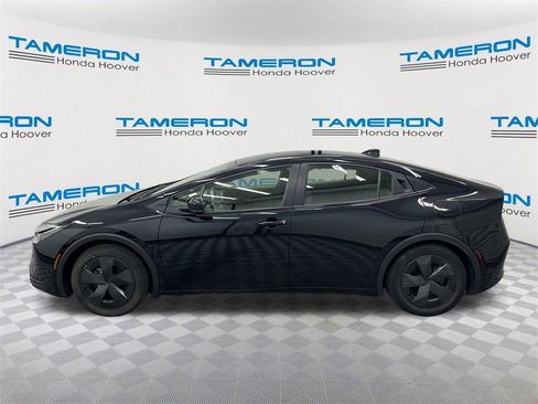 Used 2024 Toyota Prius LE image 2