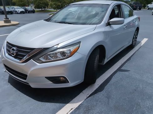 Used 2018 Nissan Altima 2.5 SV FWD image 1