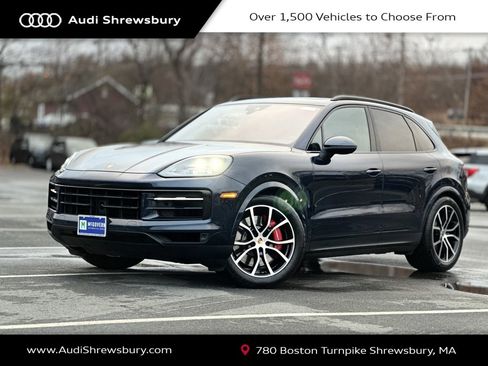 Used 2024 Porsche Cayenne S image 1