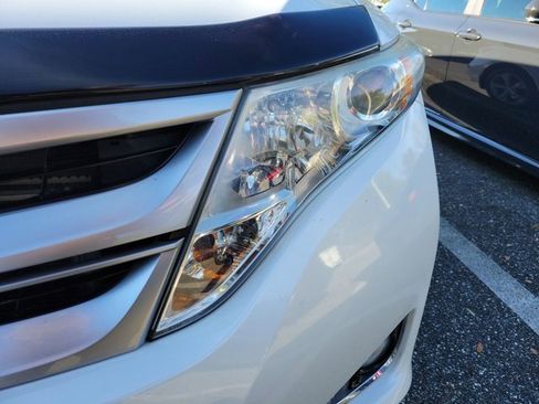 Used 2013 Toyota Venza XLE image 10