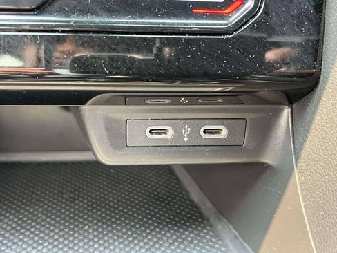Used 2025 Volkswagen Jetta Sport FWD image 36