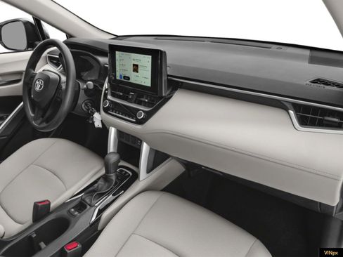 Used 2025 Toyota Corolla Cross L image 5