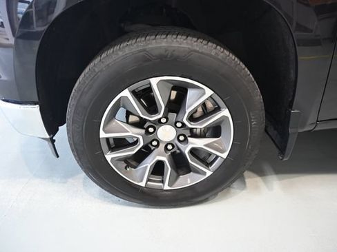 Used 2023 Chevrolet Silverado 1500 LT AWD/4WD image 27