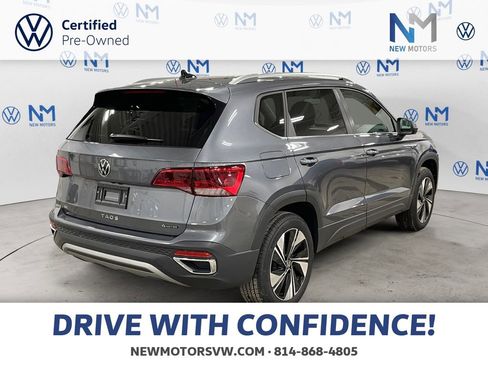 Certified 2024 Volkswagen Taos SE image 5
