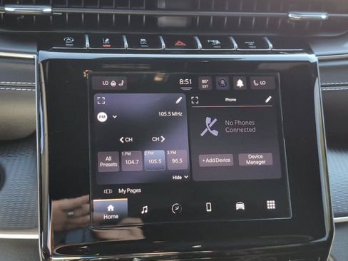 Used 2025 Jeep Grand Cherokee Altitude RWD image 24