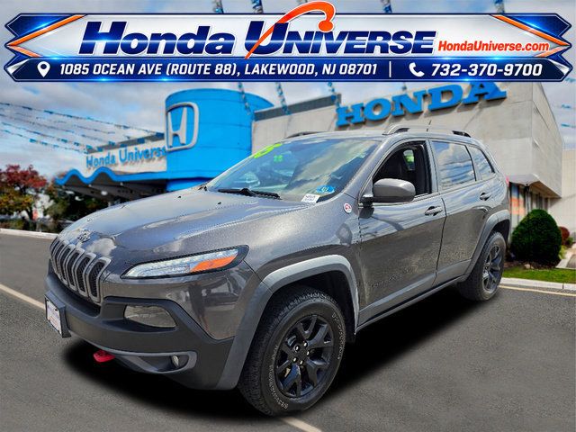Used 2015 Jeep Cherokee Trailhawk w/ Cold Weather Group AWD/4WD image 1