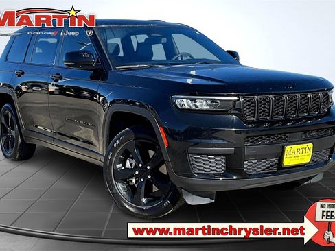 Used 2024 Jeep Grand Cherokee L Altitude image 1